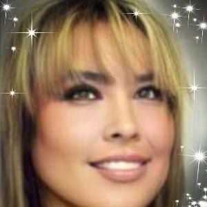 Meet your Posher, Connie chofe